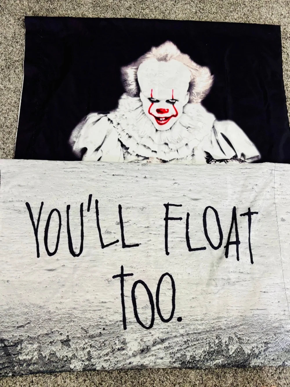 Hot Topic Stephen King’s IT Pennywise Standard Pillowcase Set